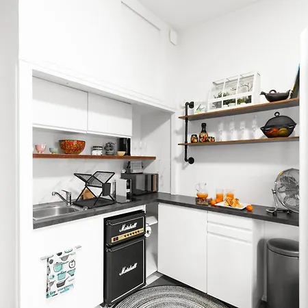 Au Pas De Bouffay, Perched Nest, Medieval Quarter Apartment