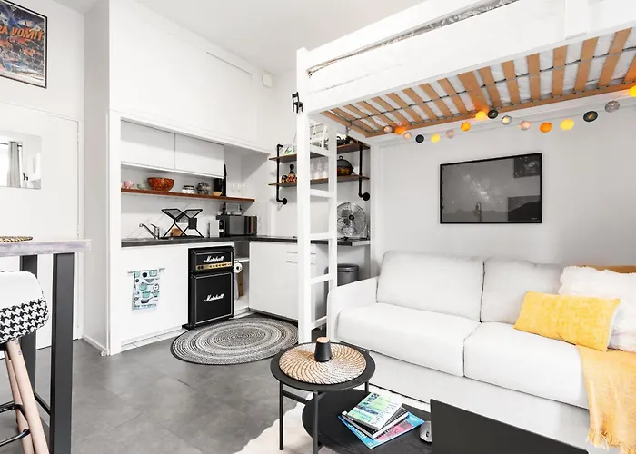 Au Pas De Bouffay, Perched Nest, Medieval Quarter Apartamento *