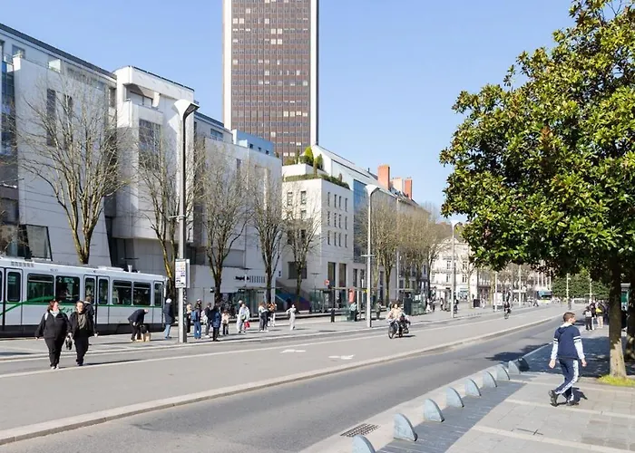 Au Pas De Bouffay, Perched Nest, Medieval Quarter Nantes