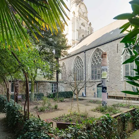 Au Pas De Bouffay, Perched Nest, Medieval Quarter
