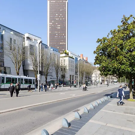 Au Pas De Bouffay, Perched Nest, Medieval Quarter Nantes