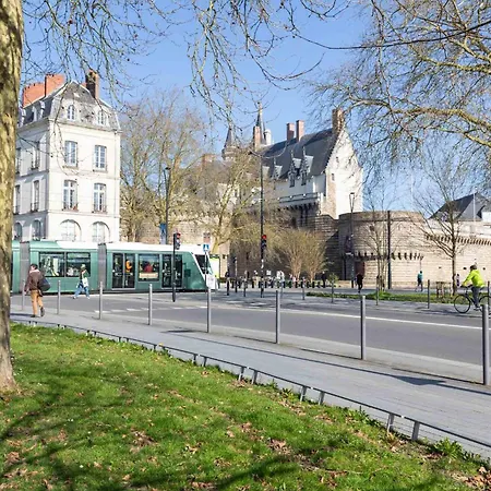Au Pas De Bouffay, Perched Nest, Medieval Quarter * Nantes