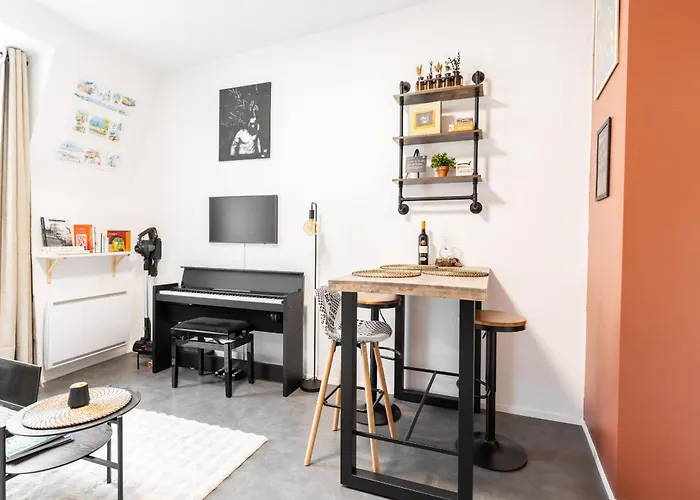 Au Pas De Bouffay, Perched Nest, Medieval Quarter Apartment Nantes