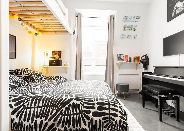 Apartment Au Pas De Bouffay, Perched Nest, Medieval Quarter Nantes