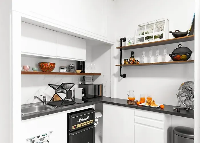 Au Pas De Bouffay, Perched Nest, Medieval Quarter Apartment