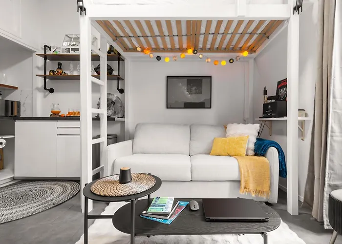 Au Pas De Bouffay, Perched Nest, Medieval Quarter Apartment Nantes