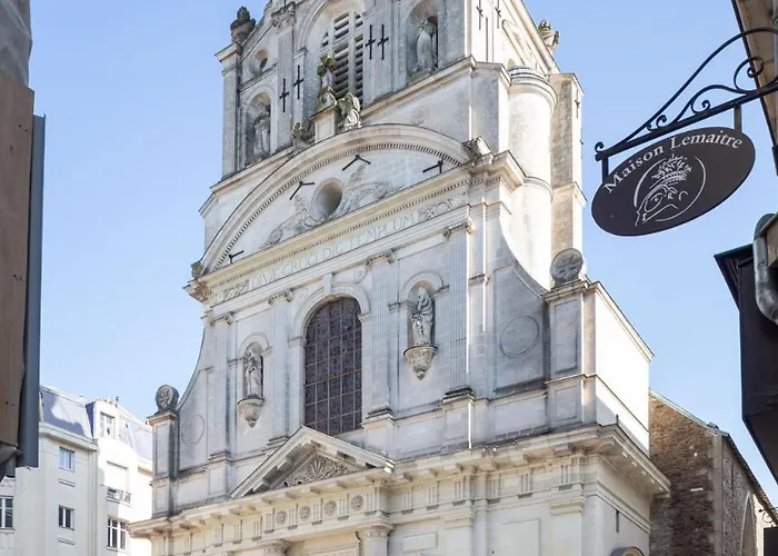Au Pas De Bouffay, Perched Nest, Medieval Quarter *